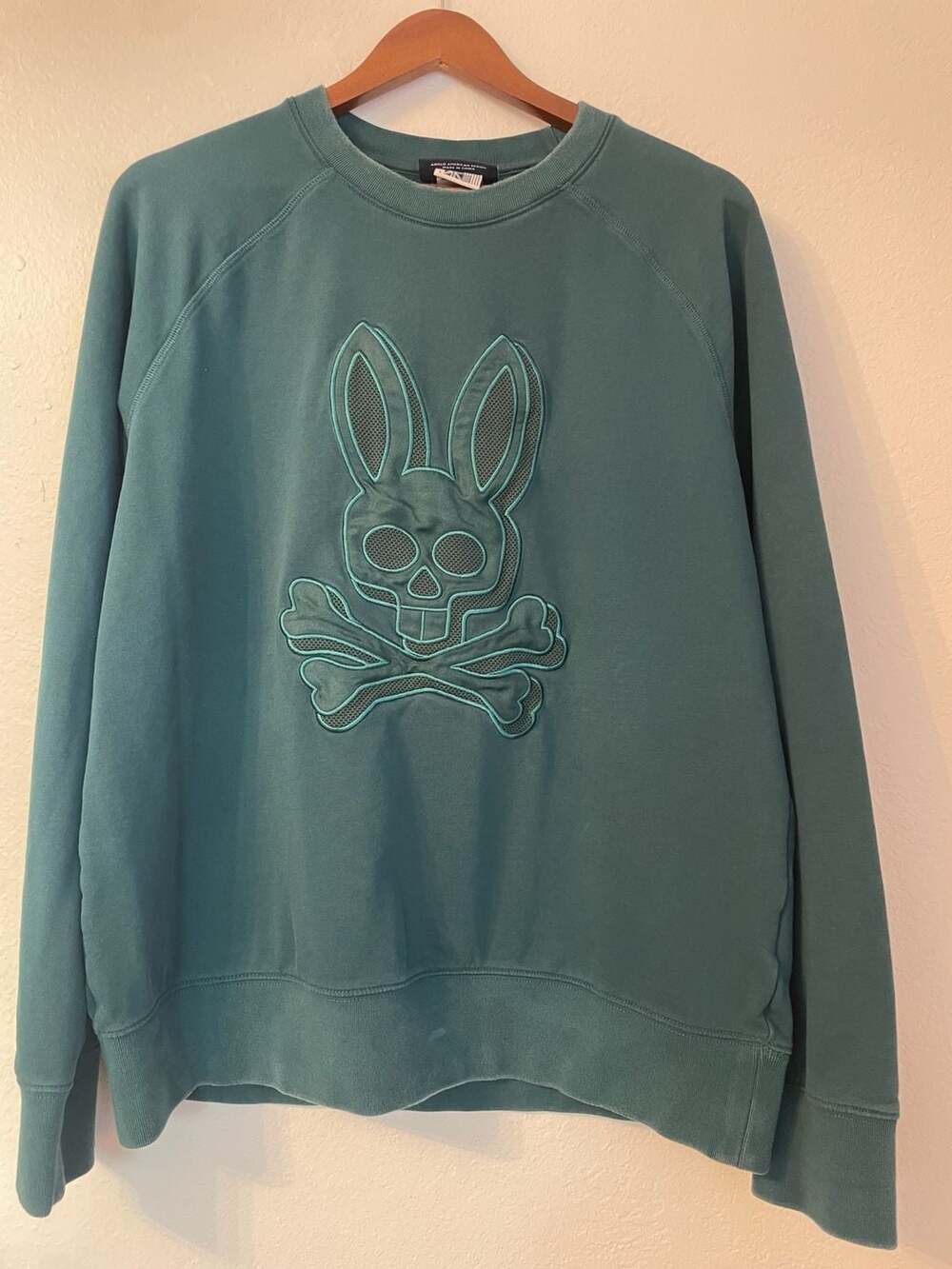 Psycho Bunny Sweatshirt Men’s Size L green Mesh Skull Crossbones 
Crew neck